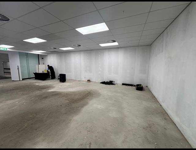 87M² RETAIL TO LET IN SOMERSET WEST MALL TRIANGLE